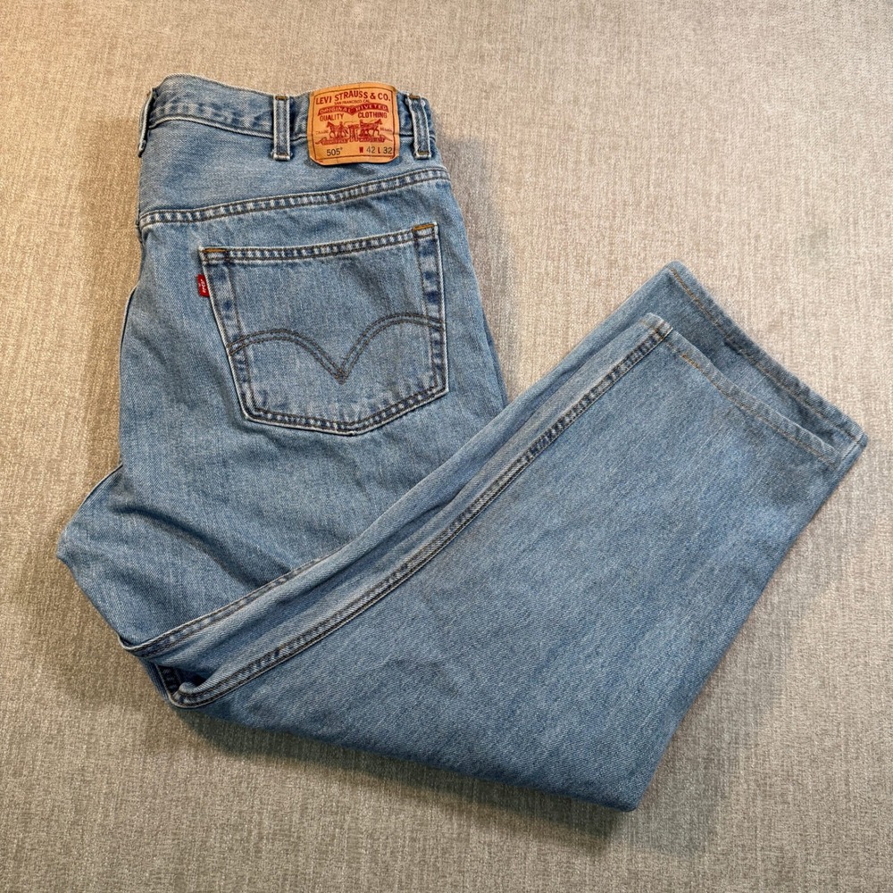 Levis 505 Regular Fit Jeans Mens 42x32 Light Wash Straight Leg Blue Denim